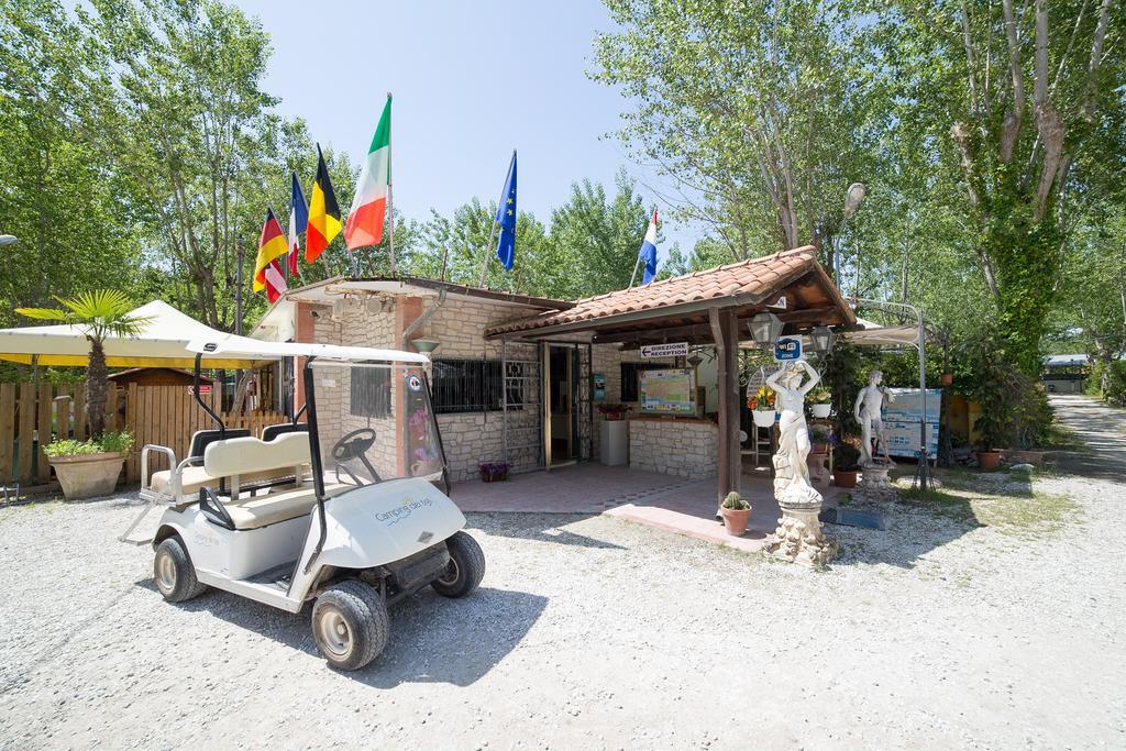 Camping Dei Tigli 소레델라고푸치니 외부 사진
